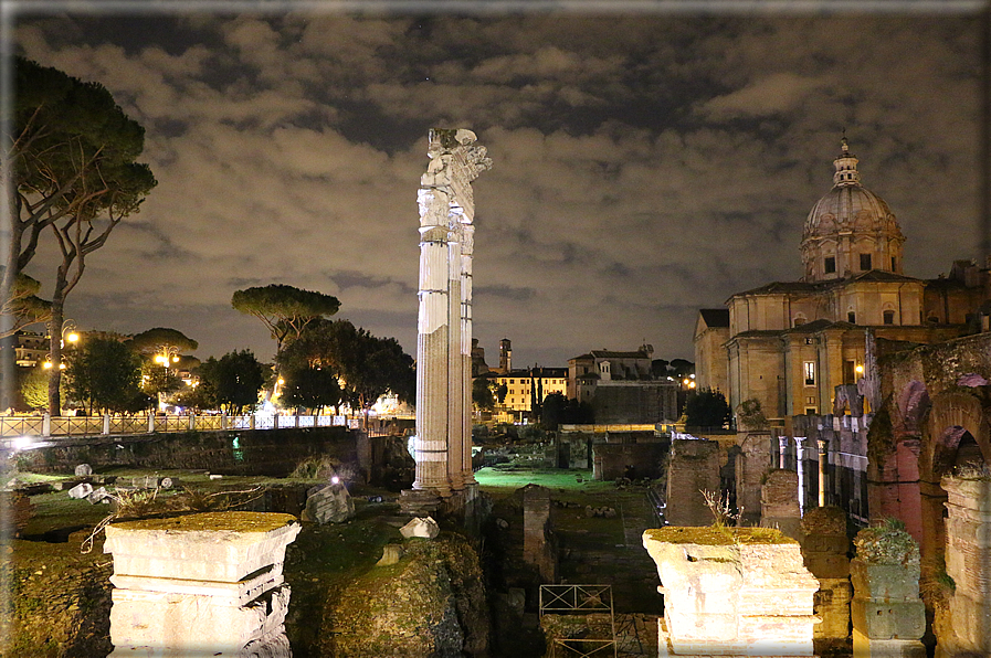 foto Roma di Notte